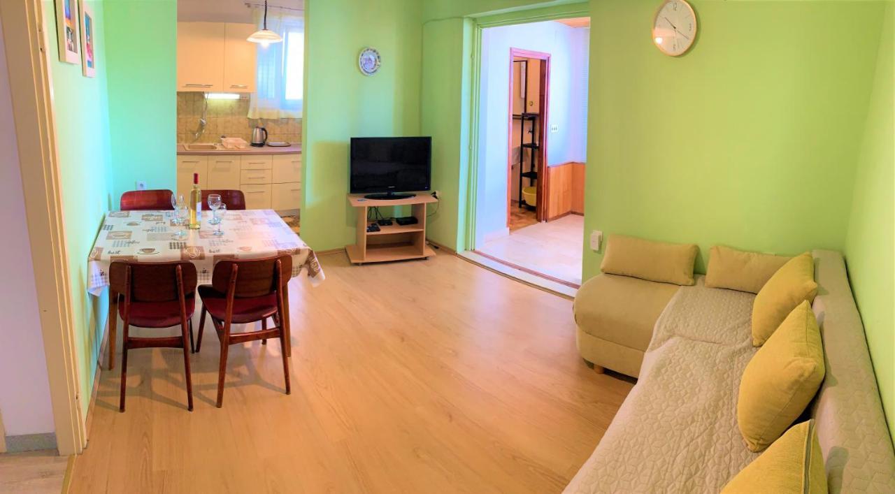 Roko Apartment House พรีมอชเตน ภายนอก รูปภาพ