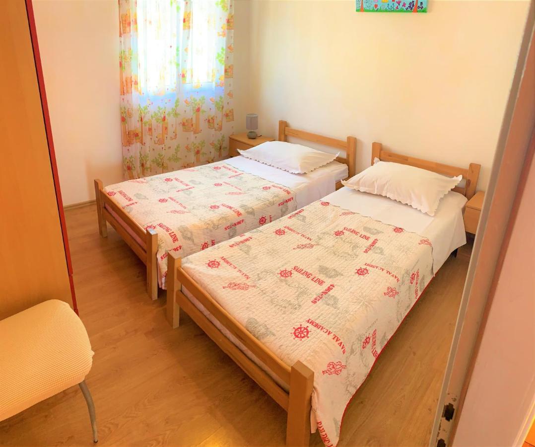 Roko Apartment House พรีมอชเตน ภายนอก รูปภาพ